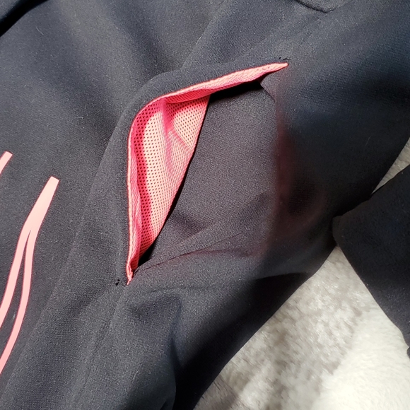 Nike hoodie with side pockets - Picture 3 of 4